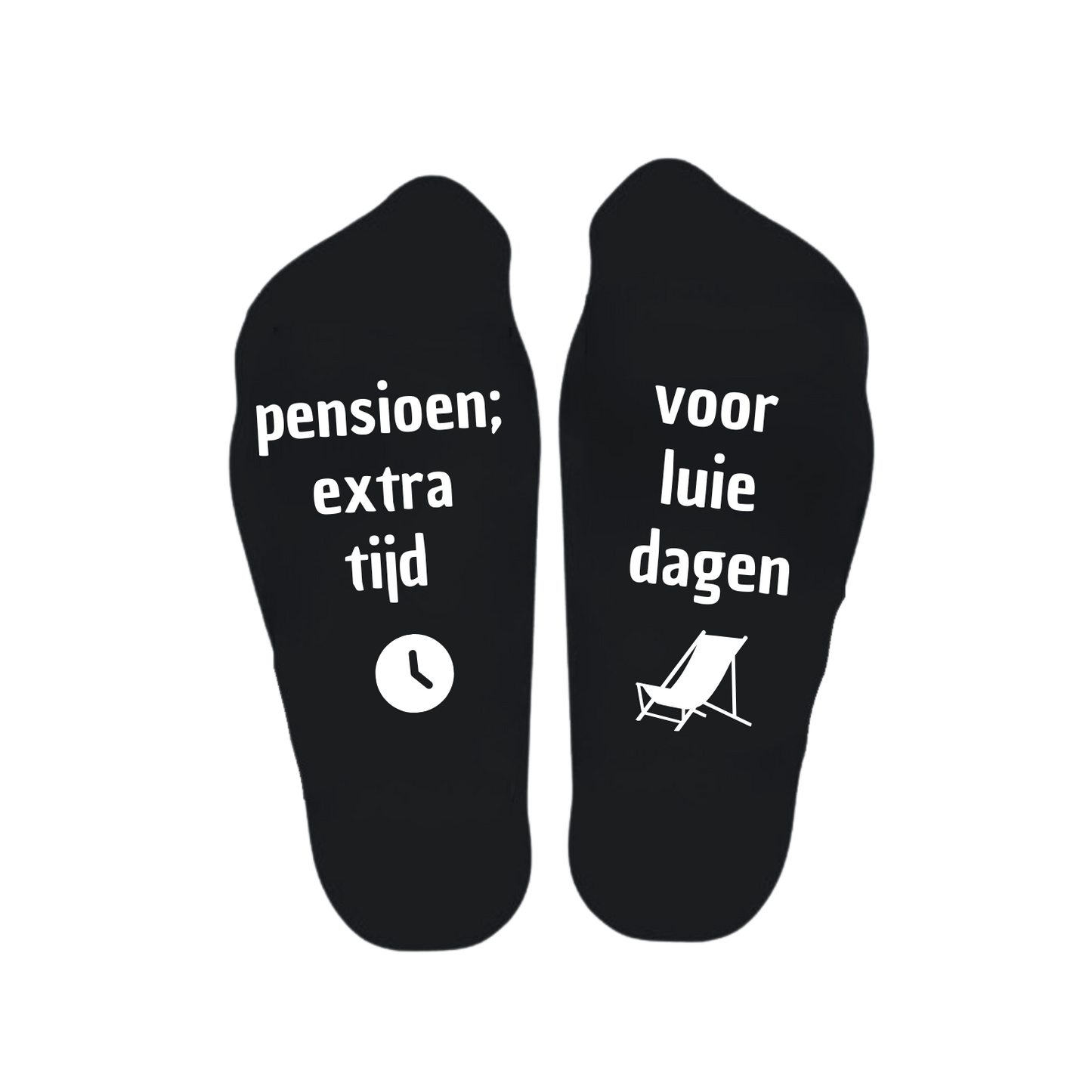 “Sokken met grappige tekst verdeeld over linker en rechter sok met de tekst "Pensioen extra tijd / voor luie dagen" – Handmade by J” Pensioen cadeau