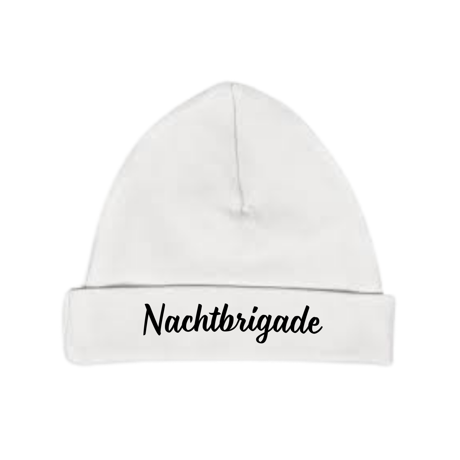 “Wit babymutsje met tekst ‘Nachtbrigade’ – Handmade by J” Origineel kraamkado