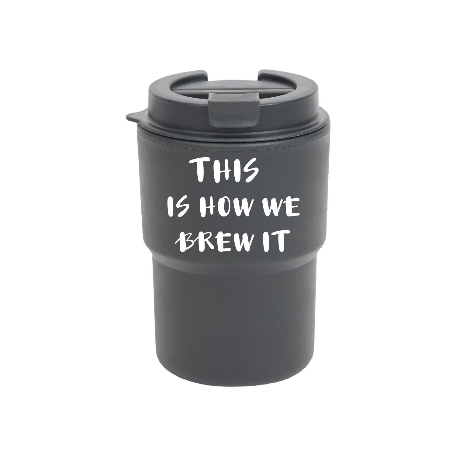 “zwarte koffie to go beker met grappige tekst ‘This is how we brew it’ – Handmade by J”