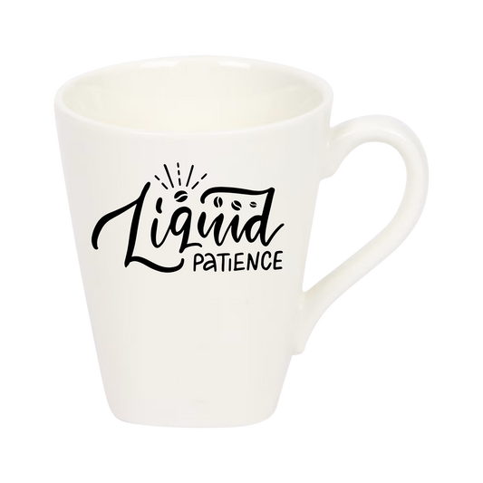 “Witte koffiemok met grappige tekst ‘Liquid patience’ – Handmade by J”