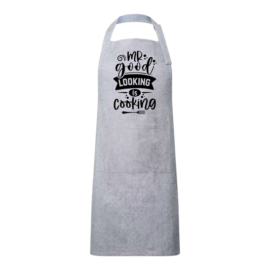 “Keukenschort gepersonaliseerd – cadeau met knipoog” Tekst "Mister good looking is cooking"