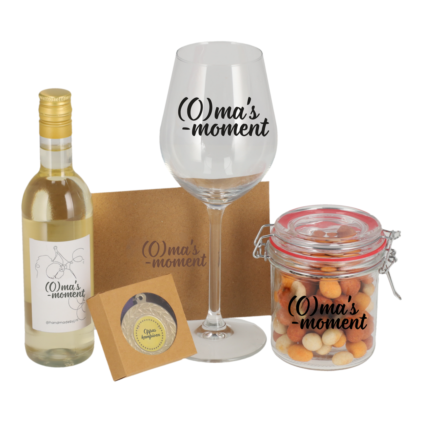 Oma's overleefkit producten bij elkaar met witte wijn en borrelnoten