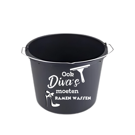 “Zwarte emmer met quote "Ook diva's moeten ramen wassen" – feestaccessoire” verjaardagscadeau