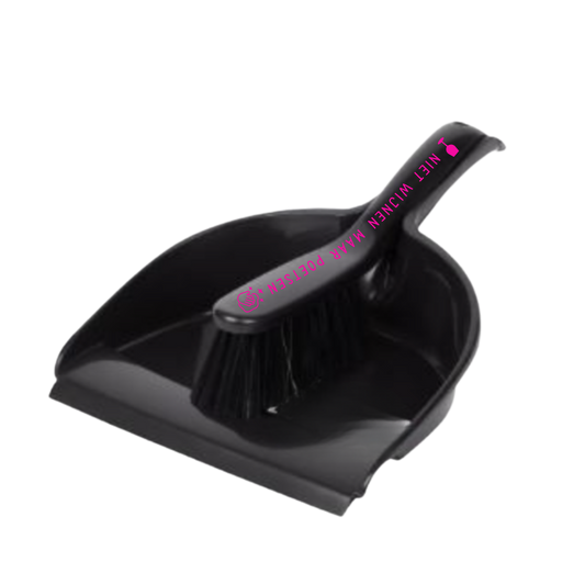 “Zwart Veger en blik met quote ‘Niet wijnen maar poetsen’ – grappig cadeau” nieuwe woning