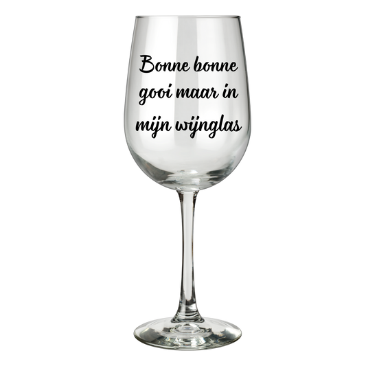 “Wijnglas met tekst ‘Bonne bonne gooi maar in mijn wijnglas’ – Handmade by J” Sinterklaas kado