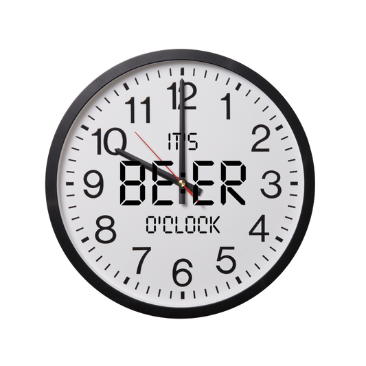 zwarte klok met tekst It's BEER o'clock – Handmade by J.